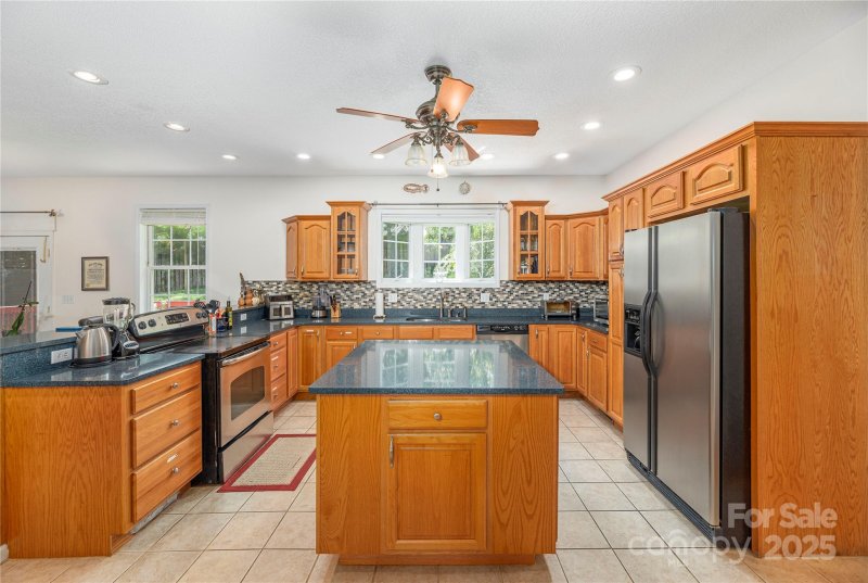 Property image 5 of 64 Wyoming Road in Kenilworth, Asheville, NC 28803