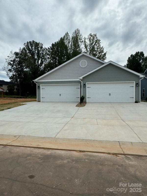 Property image 2 of 137 Brawley Villas Place in Villas on Brawley, Mooresville, NC 28117