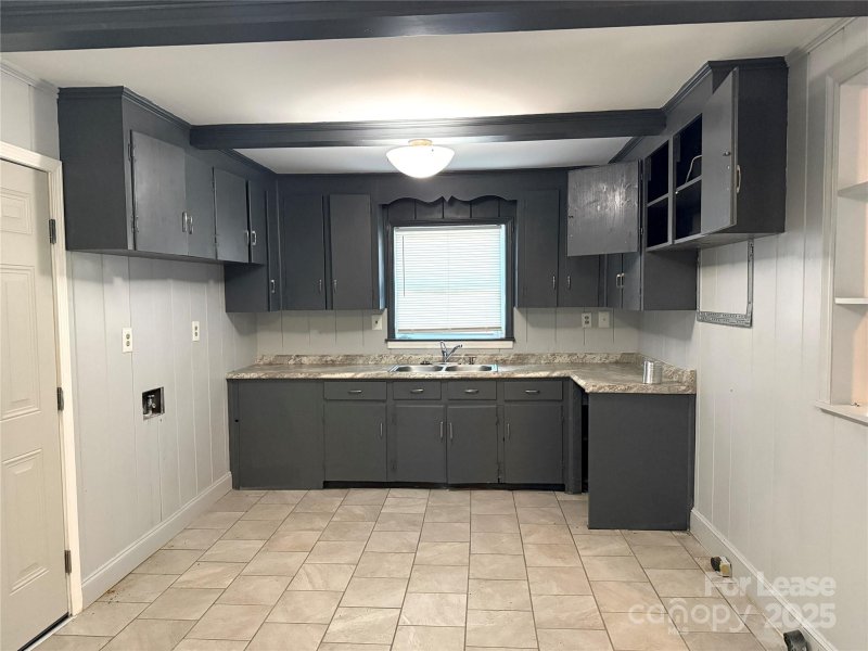 Property image 4 of 3900 Crestridge Drive in Clanton Park, Charlotte, NC 28217