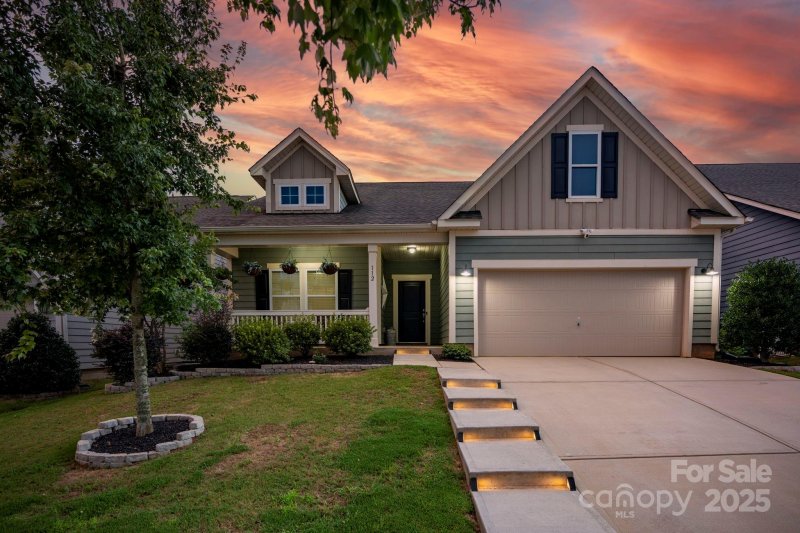 Property image 2 of 112 Jana Drive in Larkin, Statesville, NC 28677