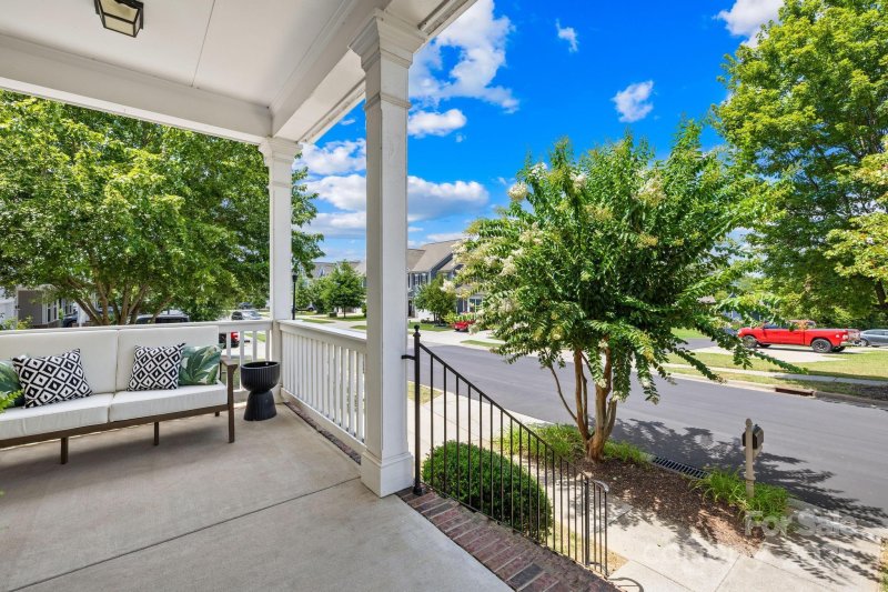 Property image 3 of 119 W Morehouse Avenue in Water Oak, Mooresville, NC 28117