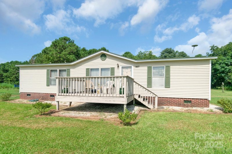 Property image 2 of 1827 Brown Road in Hazelwood Farms, Richburg, SC 29729