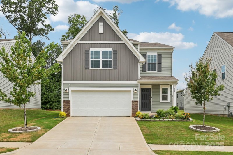 Greenbriar, Statesville Community