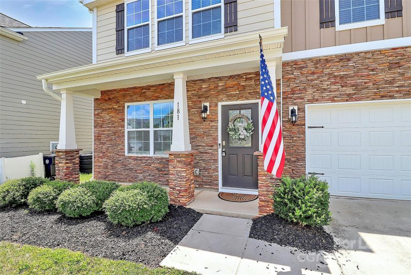 Property image 2 of 181 Atwater Landing Drive in Atwater Landing, Mooresville, NC 28117