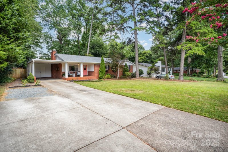 Property image 2 at 4751 Amity Place, Charlotte, NC 28212