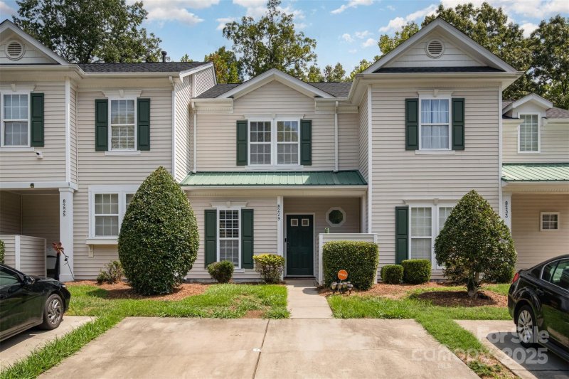 Property image 4 at 8229 Carob Tree Lane, Charlotte, NC 28215