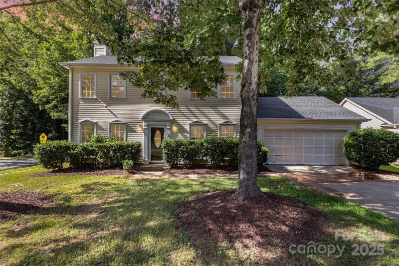 2801 Dellinger Drive