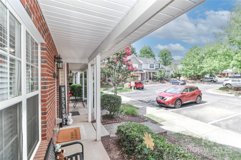 Property image 4 of 131 Delargy Circle in Brookhaven, Mooresville, NC 28117