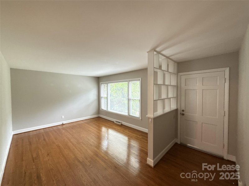 Property image 2 of 1521 Woodhill Lane in Sheffield, Charlotte, NC 28205