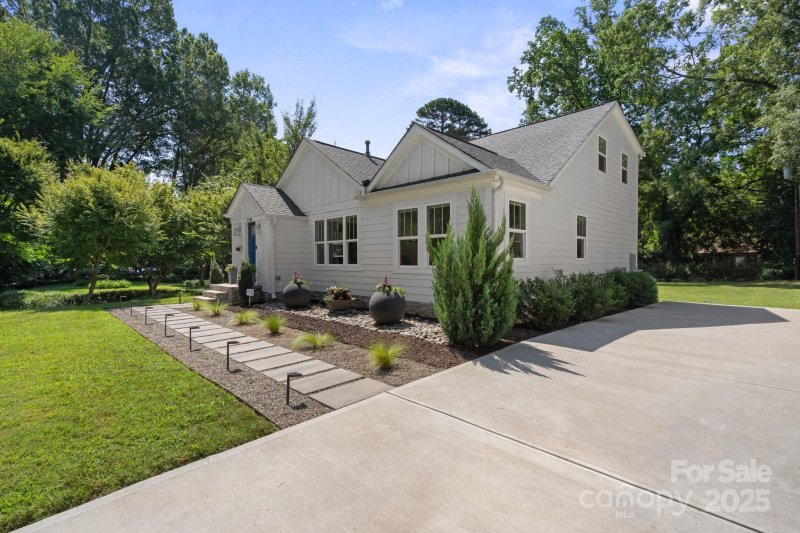 Property image 2 at 2510 Vail Avenue, Charlotte, NC 28207