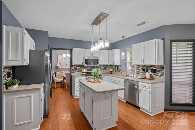 Property image 4 of 4123 Beauvista Drive in Highland Creek, Charlotte, NC 28269