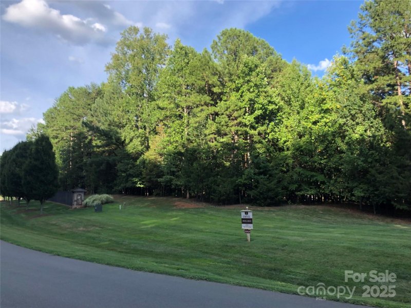 Property image 4 of 3900 Piaffe Avenue in Cheval, Mint Hill, NC 28227