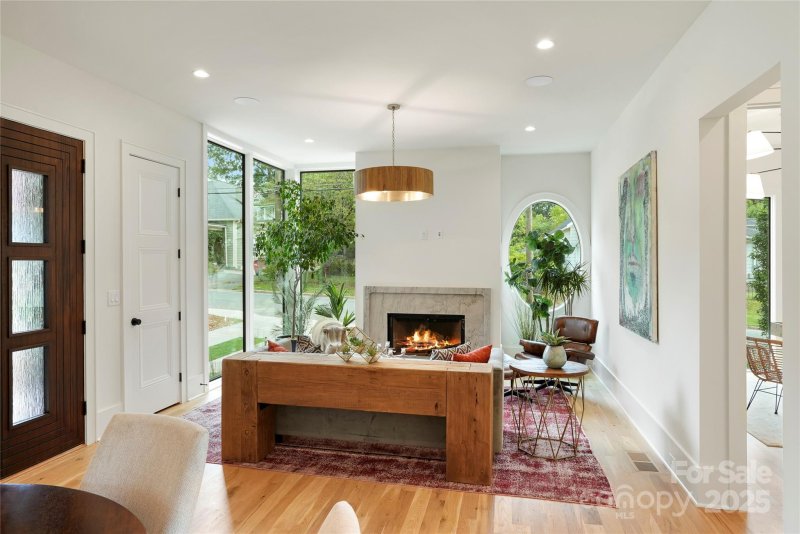 Property image 5 of 715 Charles Avenue in The Arts District, Charlotte, NC 28205