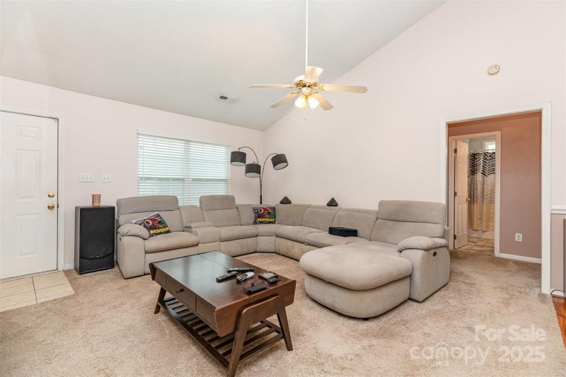 Property image 3 of 10106 Ashley Farm Drive in Ashley Farms, Matthews, NC 28105