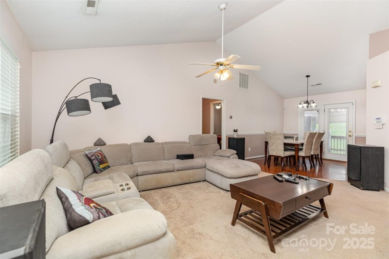 Property image 4 of 10106 Ashley Farm Drive in Ashley Farms, Matthews, NC 28105