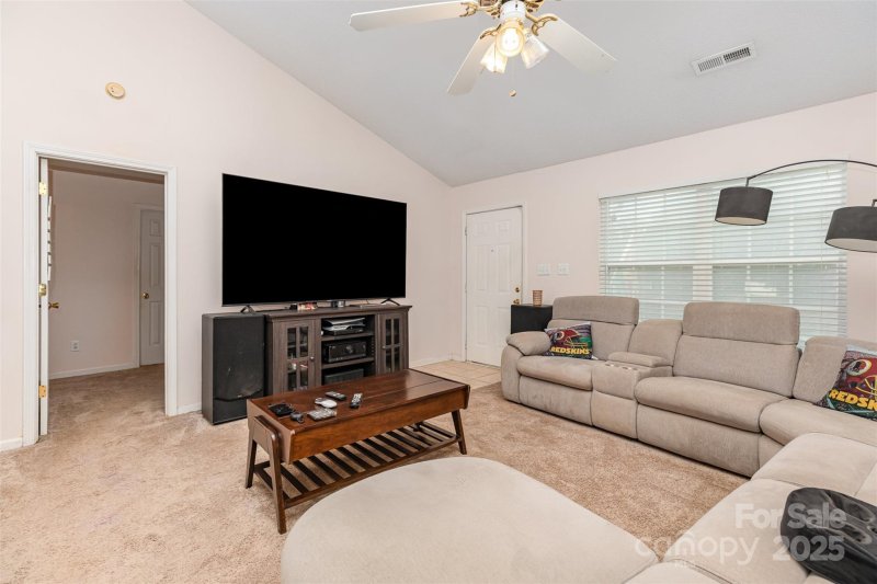 Property image 5 of 10106 Ashley Farm Drive in Ashley Farms, Matthews, NC 28105