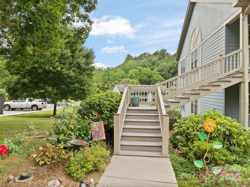 Property image 3 of 55 Tri Vista Drive in Tri Vista Villas, Lake Junaluska, NC 28745