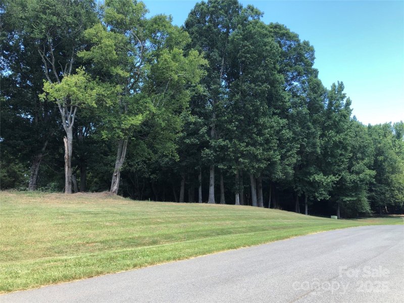 Property image 2 of 6639 Joli Cheval Lane in Cheval, Mint Hill, NC 28227