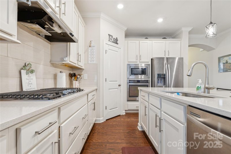 Property image 5 of 6055 Drave Lane in The Preserve at Riverchase, Fort Mill, SC 29715