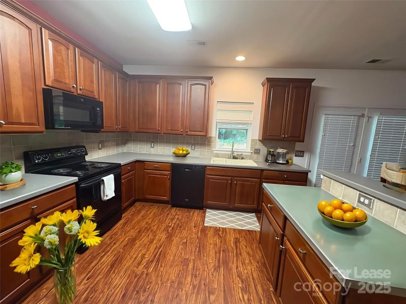 Property image 5 at 10979 Princeton Village Drive, Charlotte, NC 28277