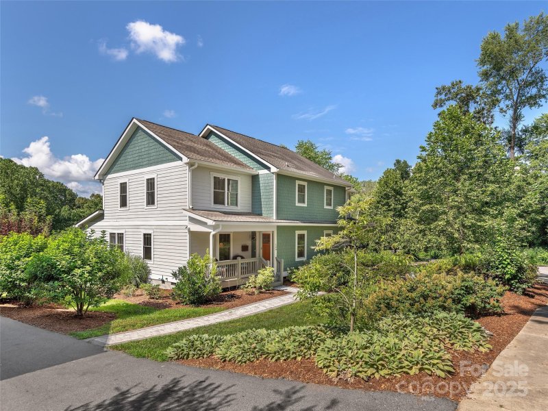 Property image 2 of 149 Courtland Avenue in Montford, Asheville, NC 28801