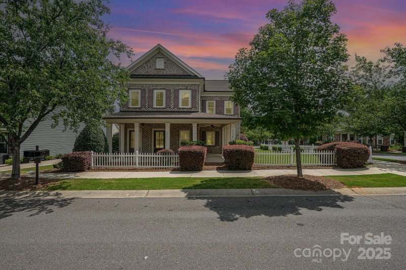 Property image 2 at 6304 Kennard Drive, Charlotte, NC 28216