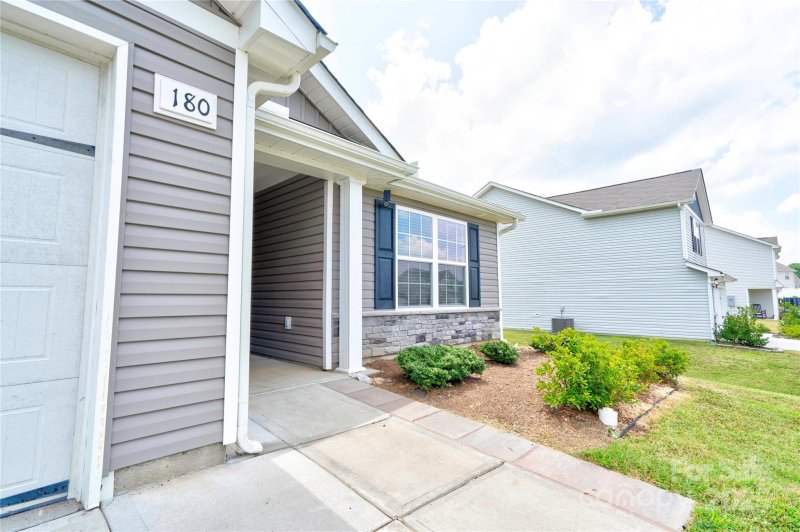 Property image 2 of 180 Rosedale Street in Beason Creek, Kings Mountain, NC 28086