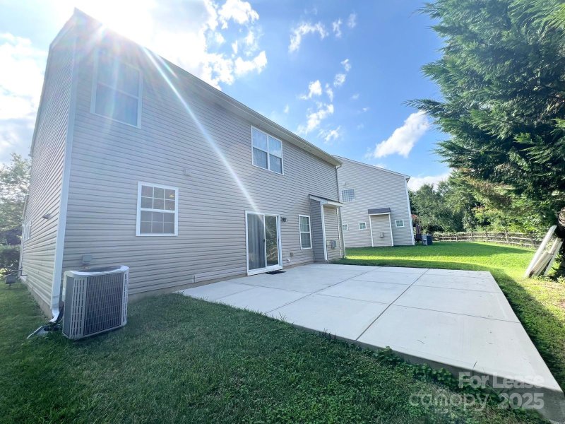 Property image 2 of 10501 Dominion Village Drive in Highland Creek, Charlotte, NC 28269