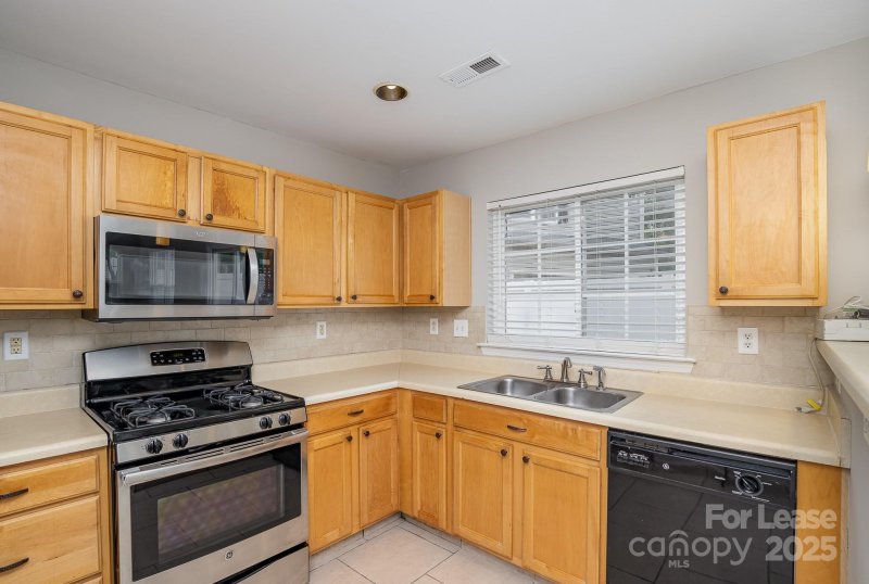 Property image 5 at 9036 Meadowmont View Drive, Charlotte, NC 28269