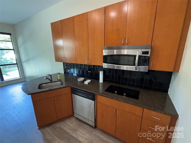 Property image 3 at 525 E 6th Street, Charlotte, NC 28202