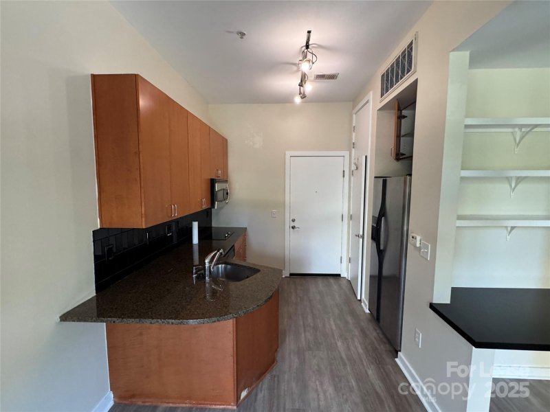 Property image 5 at 525 E 6th Street, Charlotte, NC 28202