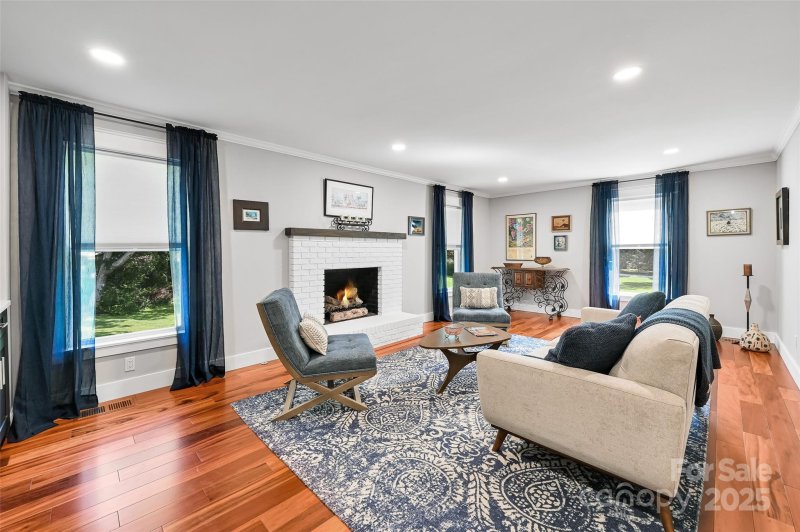 Property image 5 of 507 Fenwick Court in Crooked Creek, Hendersonville, NC 28739