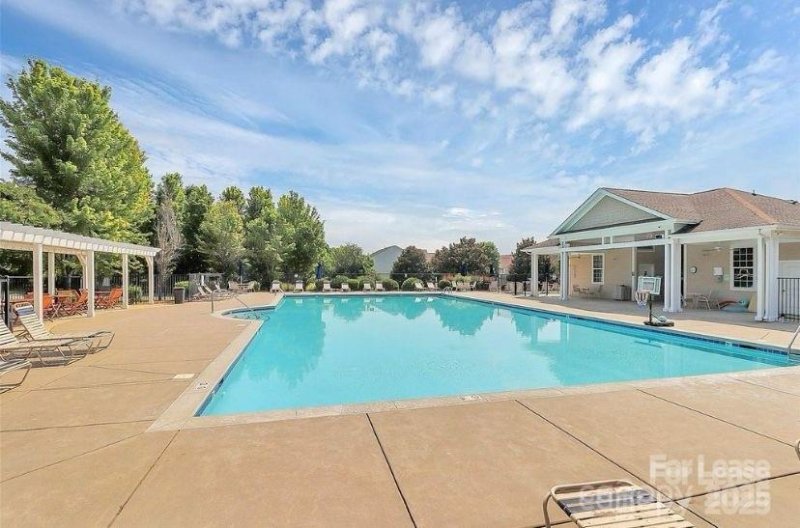 Property image 5 of 14425 Green Birch Drive in Carolina Village, Pineville, NC 28134