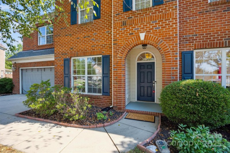 Property image 2 of 10418 Goosefoot Court in Winding Walk, Concord, NC 28027