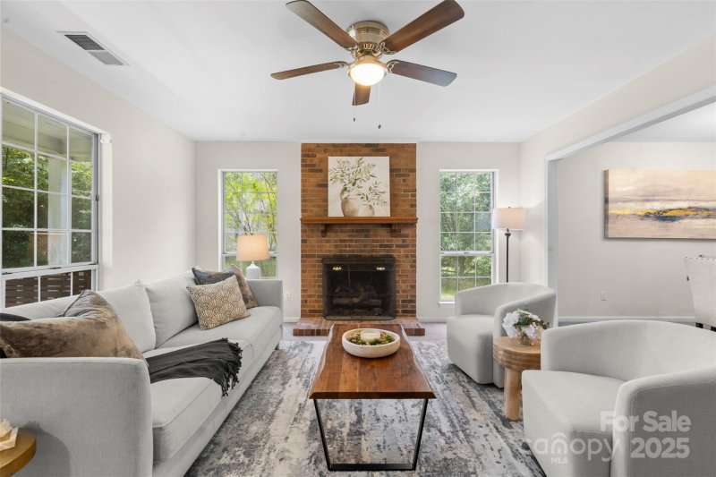 13843 Poppleton Court
