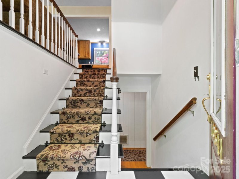 Property image 3 of 10841 Flat Iron Road in Falconbridge, Charlotte, NC 28226