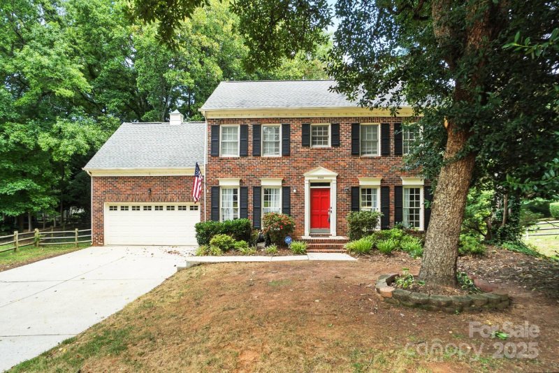 15129 Chewtonglen Lane