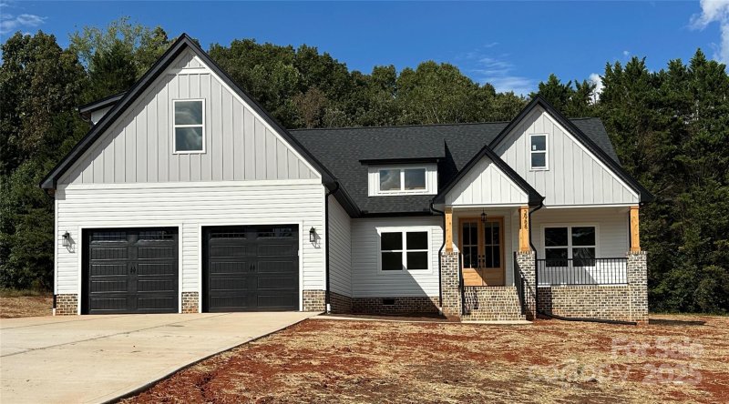 Fairway Acres, Newton Community