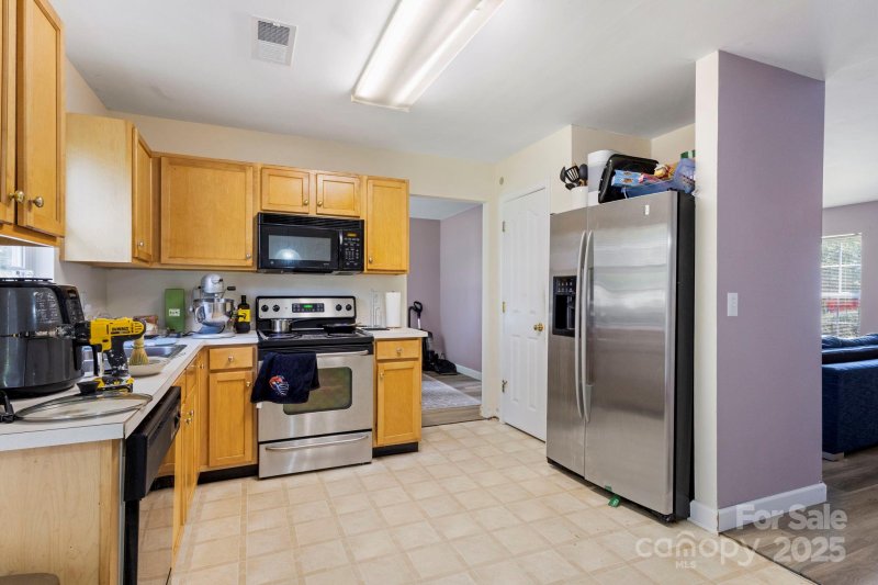 Property image 2 at 6403 Wedron Court, Charlotte, NC 28216