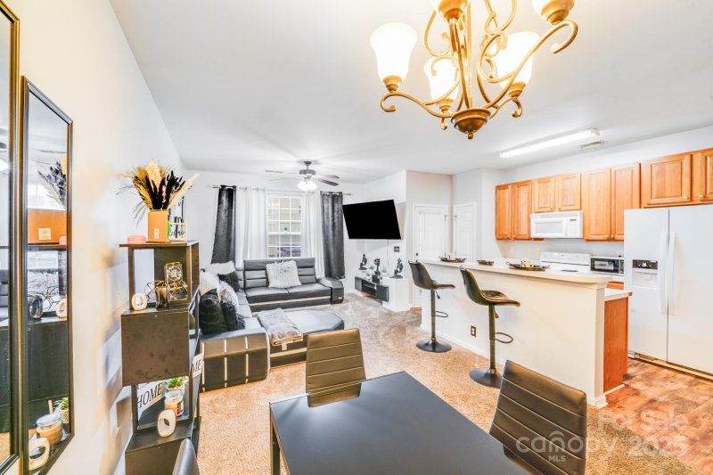 Property image 3 at 1718 Glenlea Vista Court, Charlotte, NC 28216