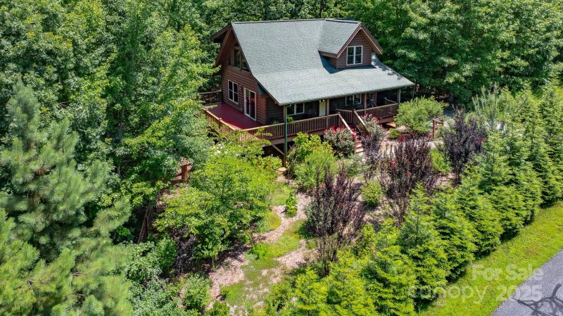 Property image 2 of 721 Grandview Loop in Grandview Peaks, Nebo, NC 28761