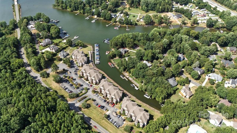 Property image 3 of 108 Pier 33 Drive in Pier 33, Mooresville, NC 28117