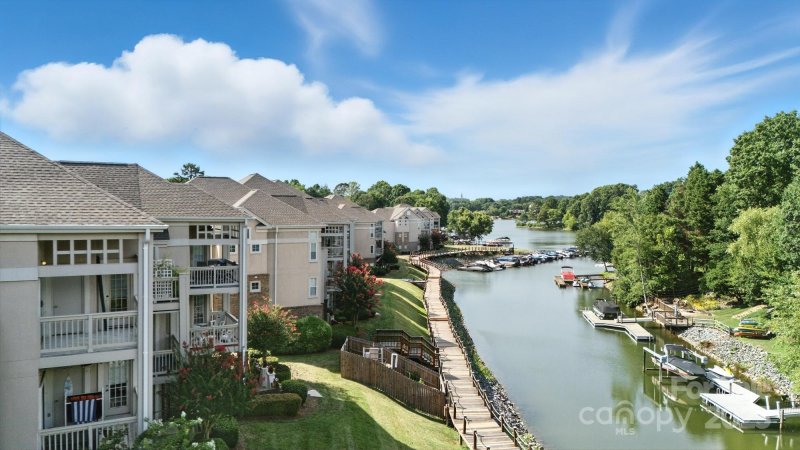 Property image 5 of 108 Pier 33 Drive in Pier 33, Mooresville, NC 28117