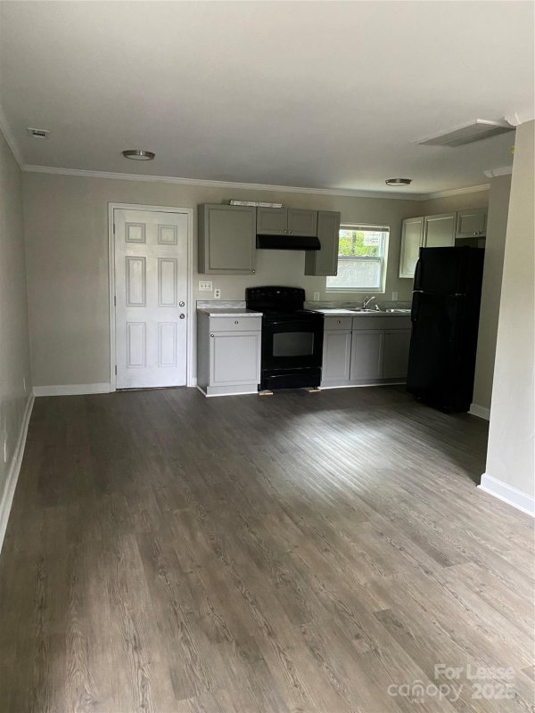 Property image 2 at 811 Seldon Drive, Charlotte, NC 28216