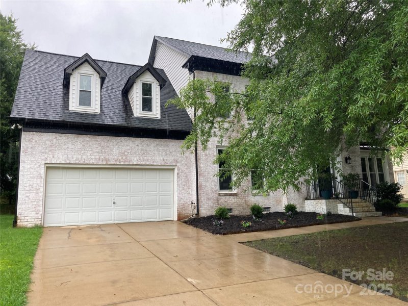 Hunters Valley, Charlotte Community