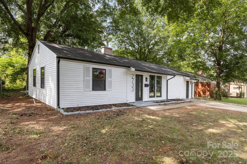 Property image 2 at 2733 Englehardt Street, Charlotte, NC 28216