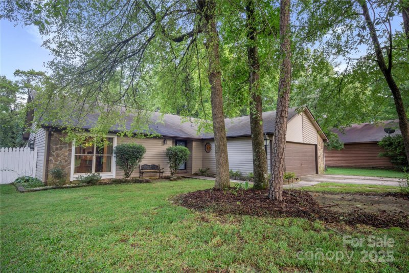 Property image 5 at 6545 Woodthrush Drive, Charlotte, NC 28227