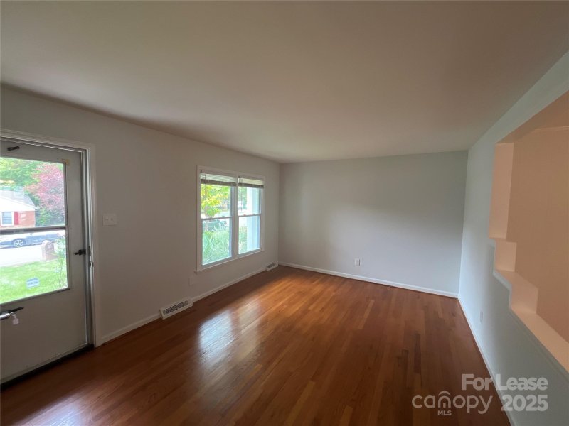 Property image 3 at 5319 Winterhaven Drive, Charlotte, NC 28212