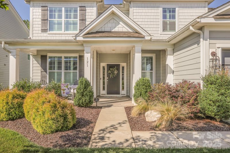 Property image 3 of 121 Atwater Landing Drive in Atwater Landing, Mooresville, NC 28117