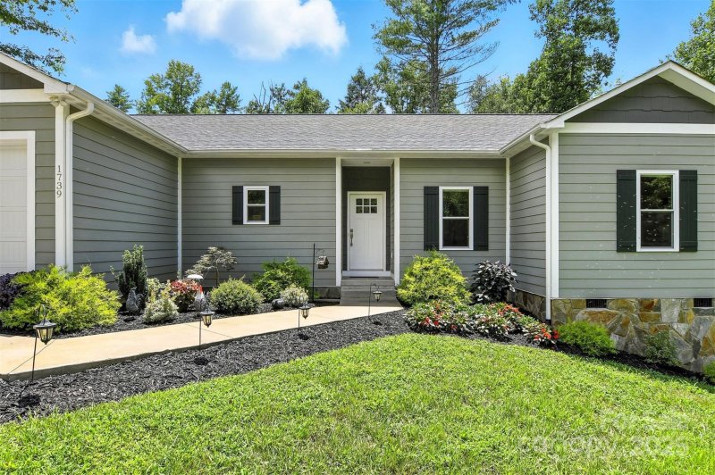 Property image 2 of 1739 Plantation Loop in McCracken Ford, Morganton, NC 28655